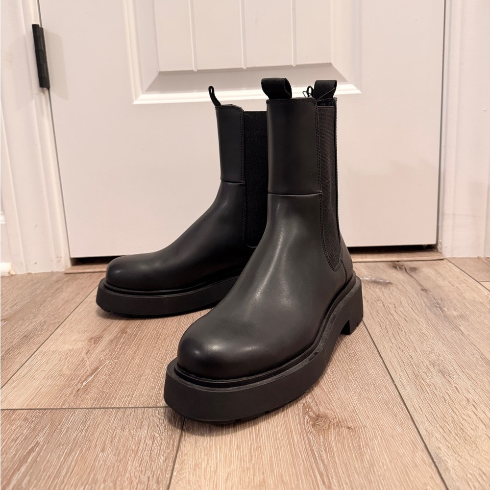 H&M Black Leather Chunky Chelsea Boots NWT
